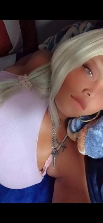 Star, 27  female escort, Space Coast